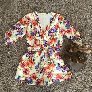 Giani Bini floral Romper size S.